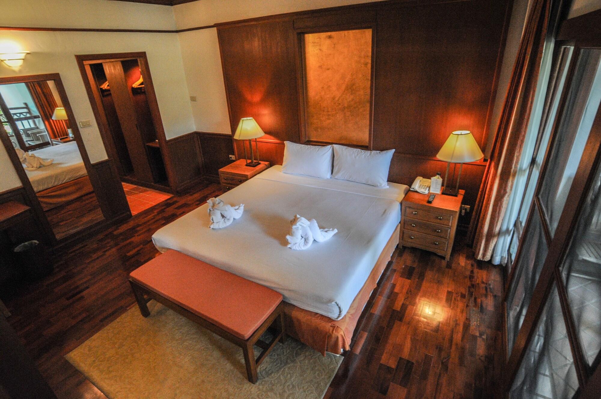 Suan Bua Hotel & Resort Ban Pong  Exterior photo