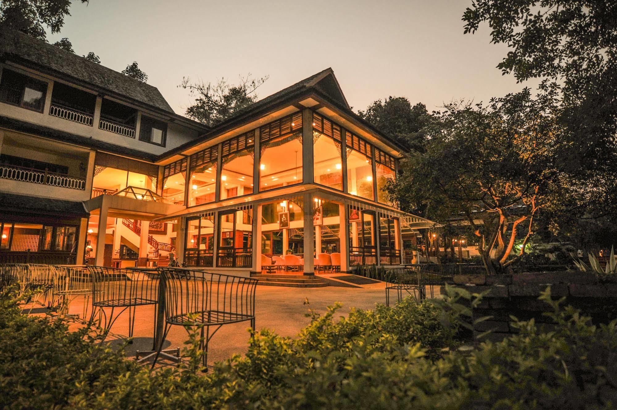 Suan Bua Hotel & Resort Ban Pong  Exterior photo